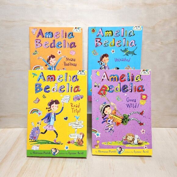 Amelia Bedelia 4 Chapter Books by Herman Parish - Picture 1 of 10